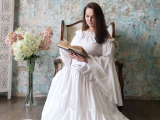 AudreyMorris webcam girl as a performer. Gallery photo 3.