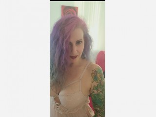 SkySparks webcam girl as a performer. Gallery photo 7.